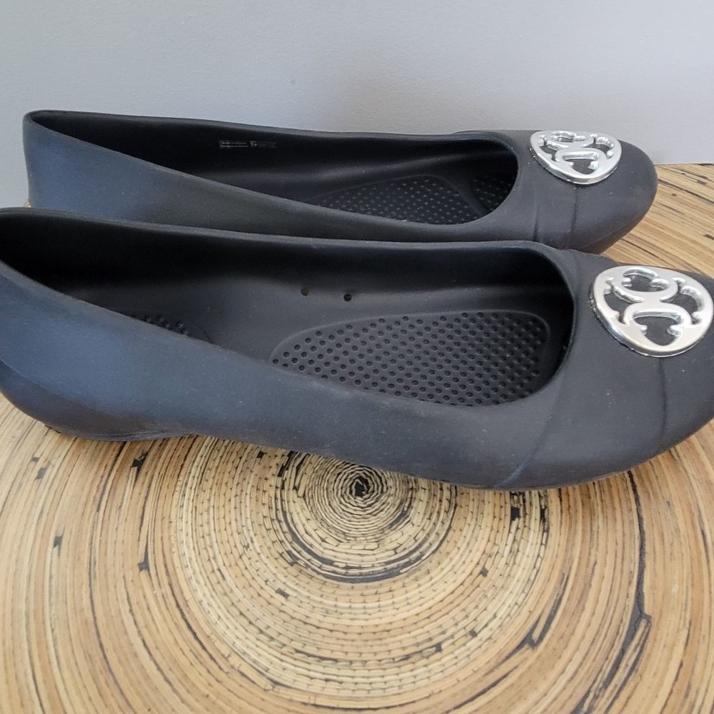 Crocs Gianna Disc Flats Black 9